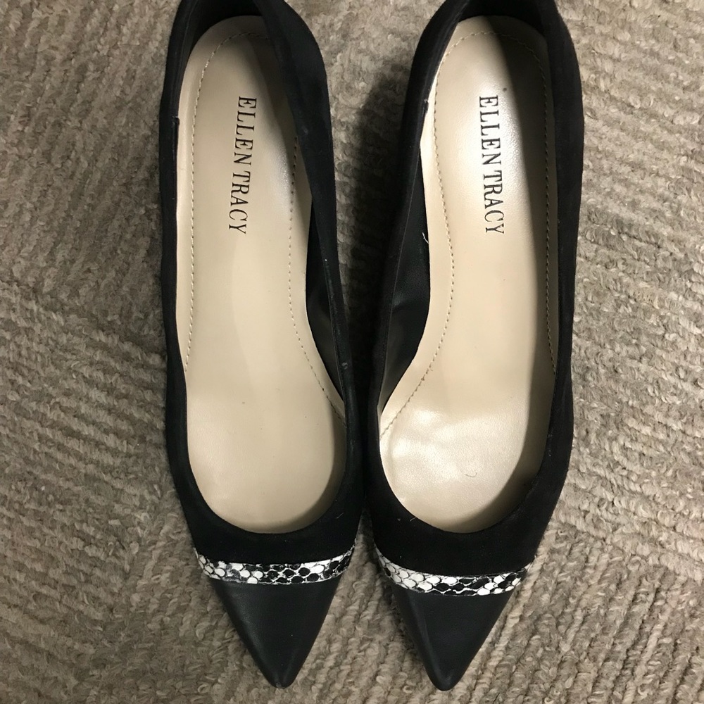 Kitten block heel pumps